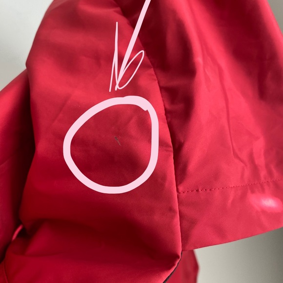 Like new FENDI Roma Amor Short Hooded Parka In Red $1,980 38 XS - Picture 14 of 15